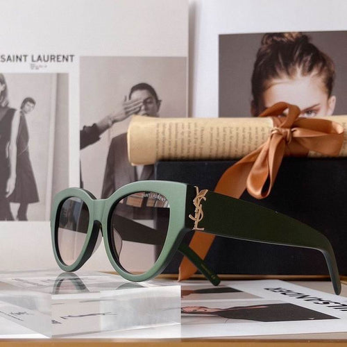 “Bonjour l'argent”-YSL sunglasses